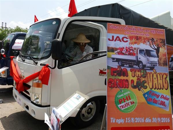 Chương trình trưng bày và lái thử xe tại của JAC bãi xe Hồ Đền Lừ 